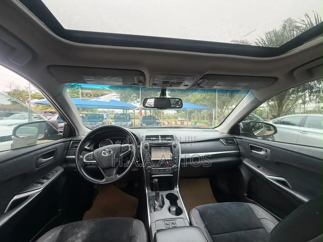 Toyota Camry XSE V6 4dr Sedan (3.5L 6cyl 6A) 2016 Gold