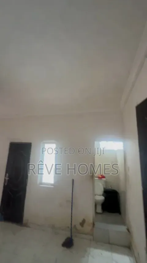 Studio Apartment in Shomolu for rent