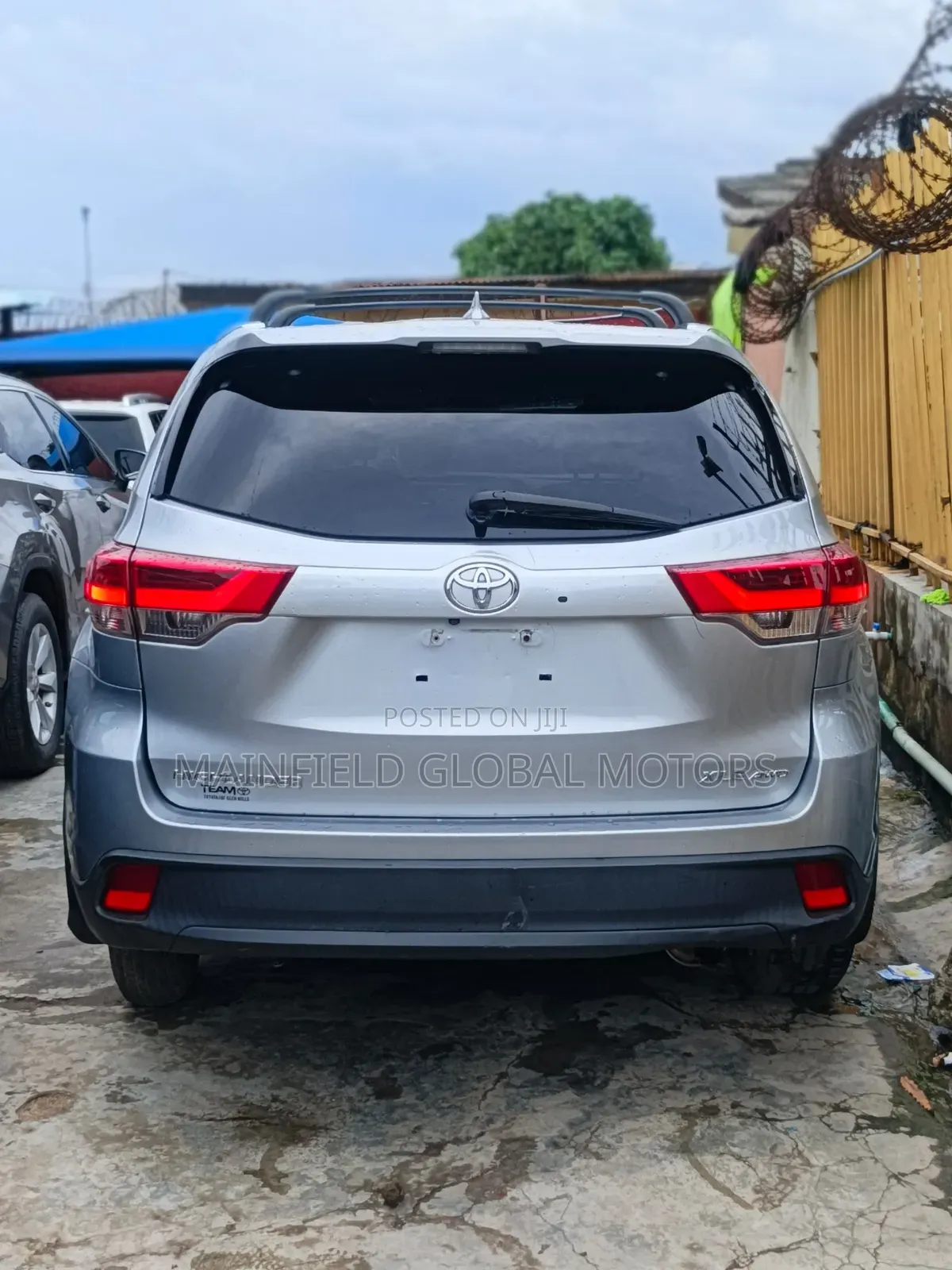 Toyota Highlander XLE 4x2 V6 (3.5L 6cyl 8A) 2017 Silver