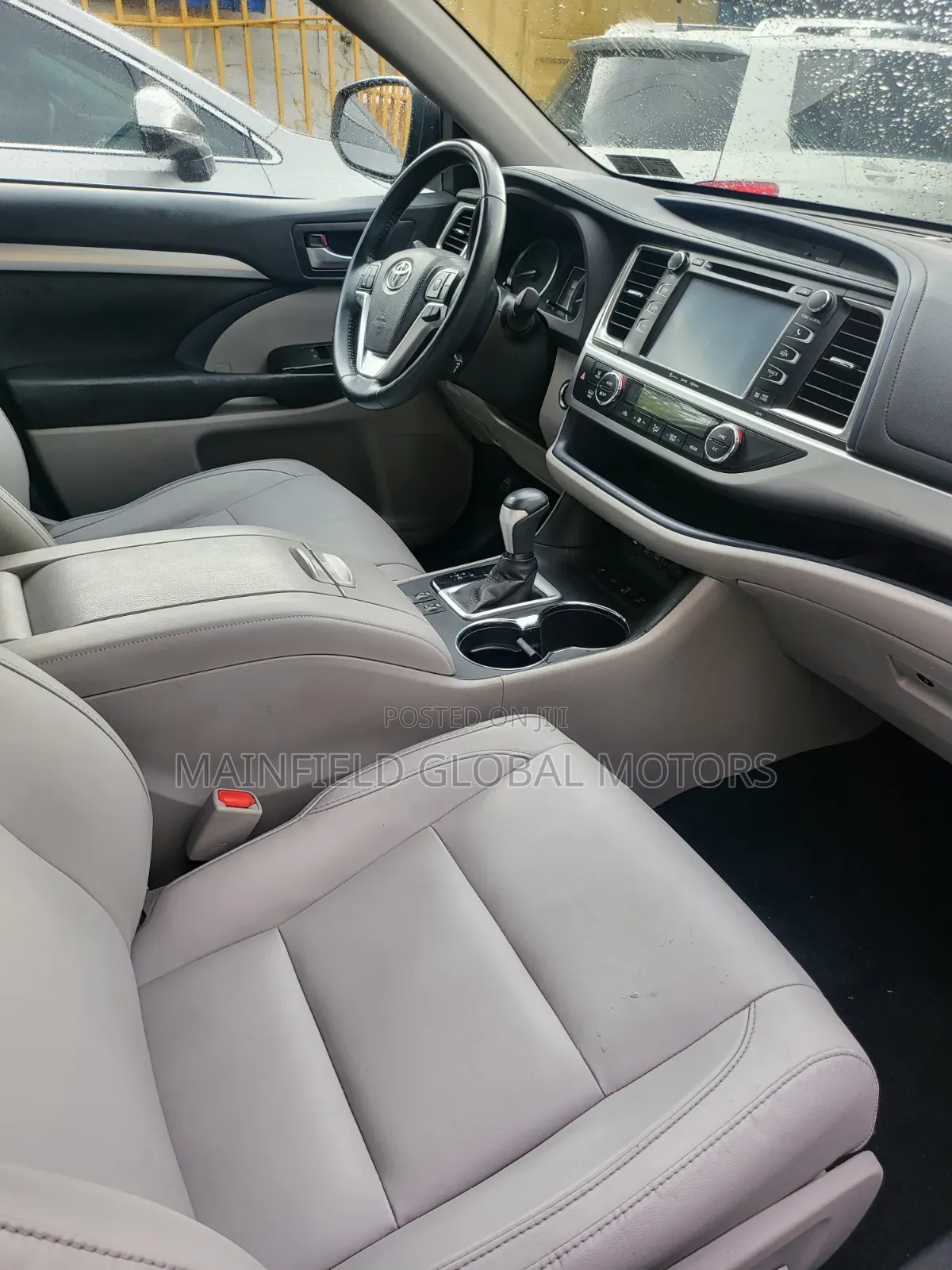 Toyota Highlander XLE 4x2 V6 (3.5L 6cyl 8A) 2017 Silver