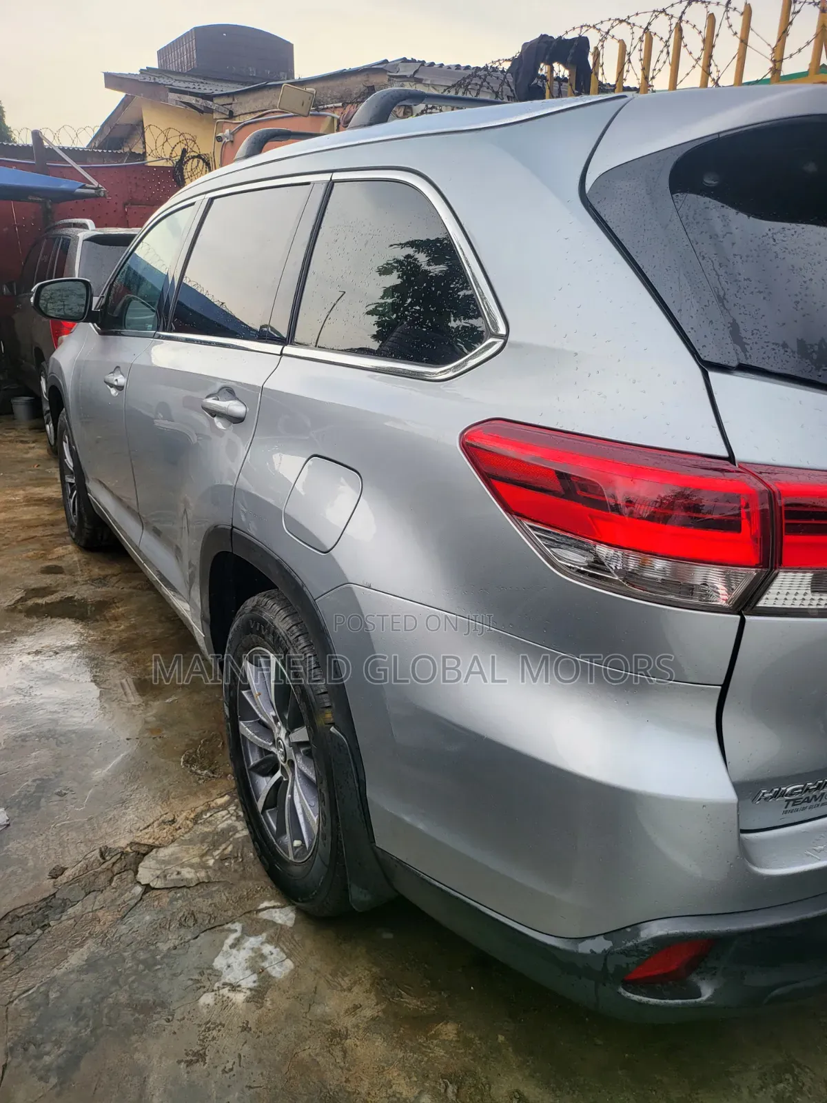 Toyota Highlander XLE 4x2 V6 (3.5L 6cyl 8A) 2017 Silver