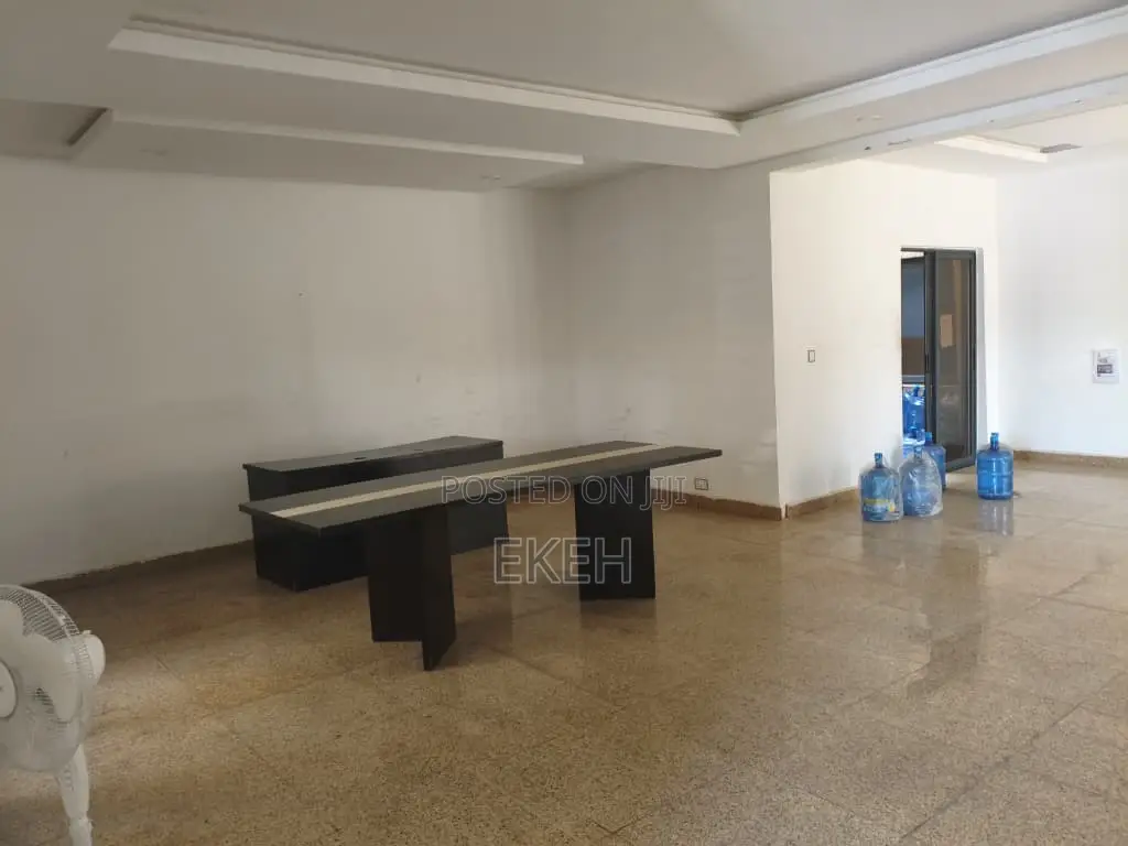 5bdrm Townhouse / Terrace in Barclay Luxury for rent