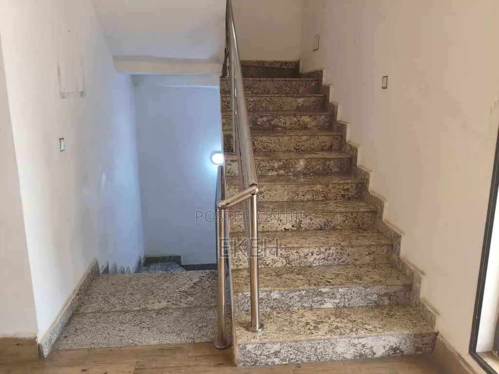 5bdrm Townhouse / Terrace in Barclay Luxury for rent