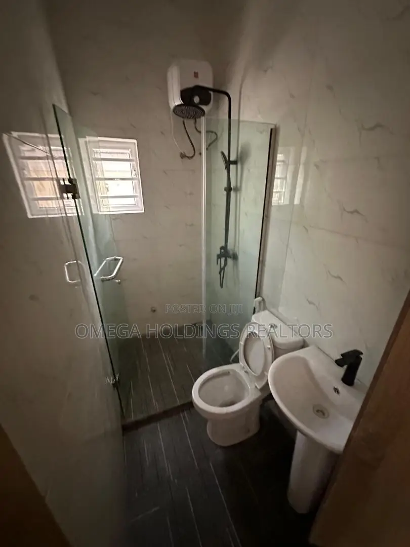 3bdrm Bungalow in Airforce Estate, Akobo for sale