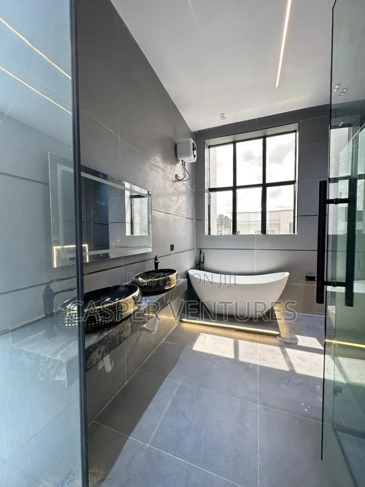 5bdrm Duplex in Vgc for sale