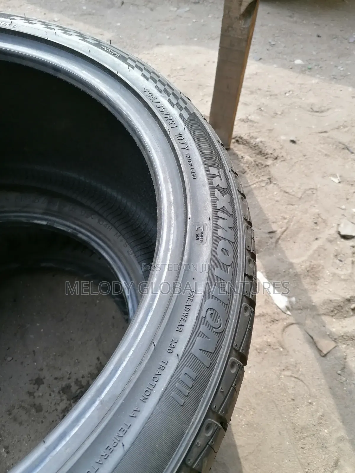 295/35r21 Roadx Tires or Rxmotion Uii Tires