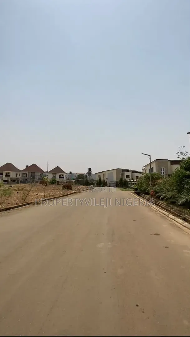 4bdrm Duplex in Apo Resettlement for sale