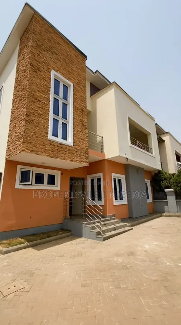 4bdrm Duplex in Apo Resettlement for sale