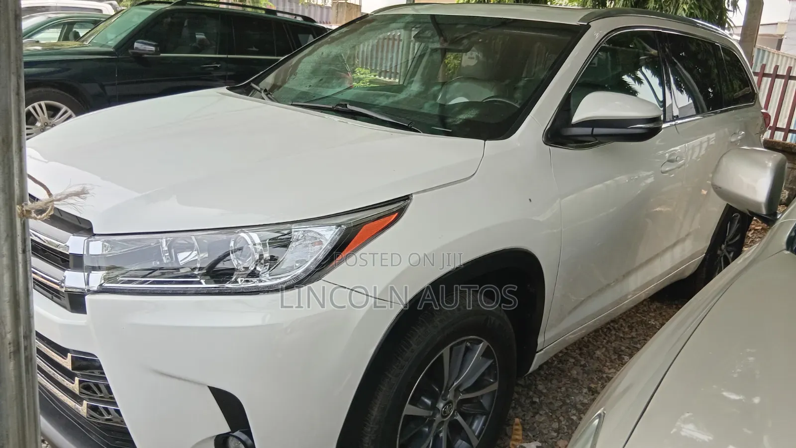Toyota Highlander XLE 4x4 V6 (3.5L 6cyl 8A) 2018 Off white