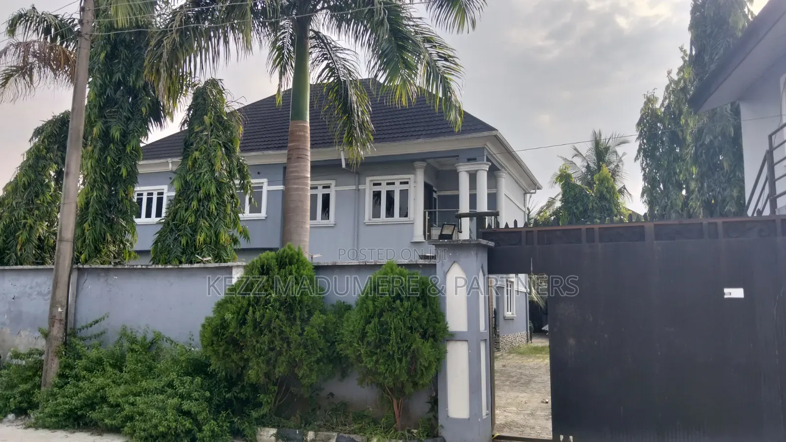 6bdrm Duplex in Off Eastwest Road, Rumuodara for sale