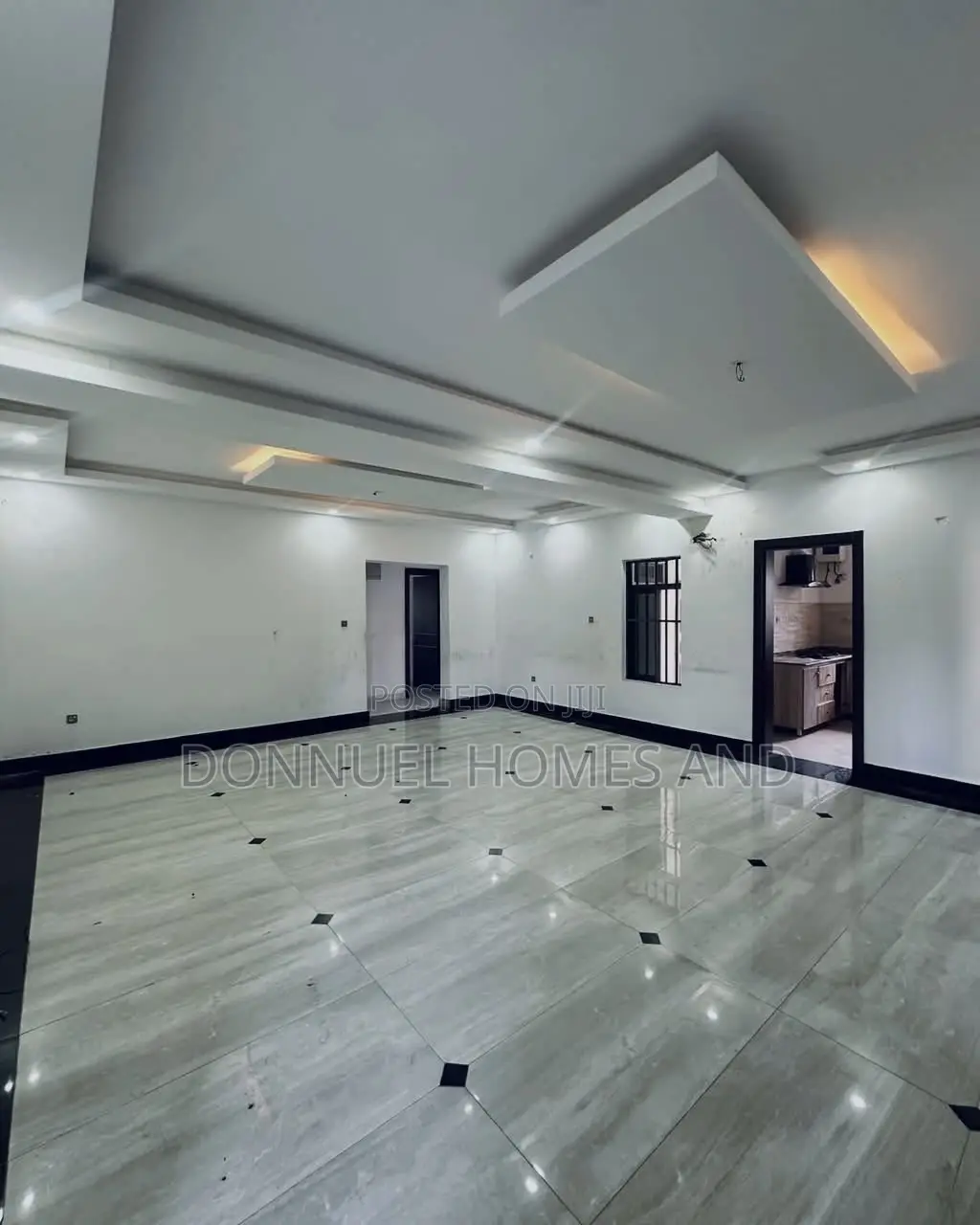 3bdrm Apartment in Lekki Phase 1 for rent
