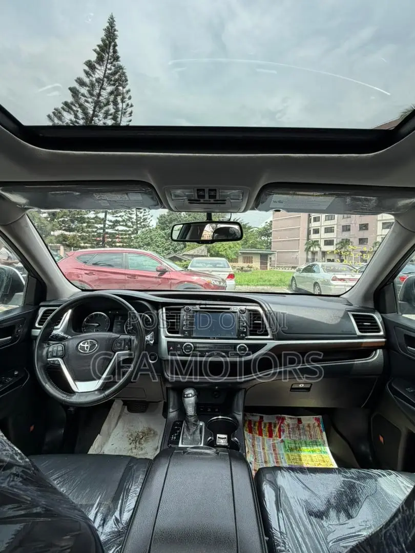 Toyota Highlander Limited Platinum 4dr SUV AWD (3.5L 6cyl 6A) 2015