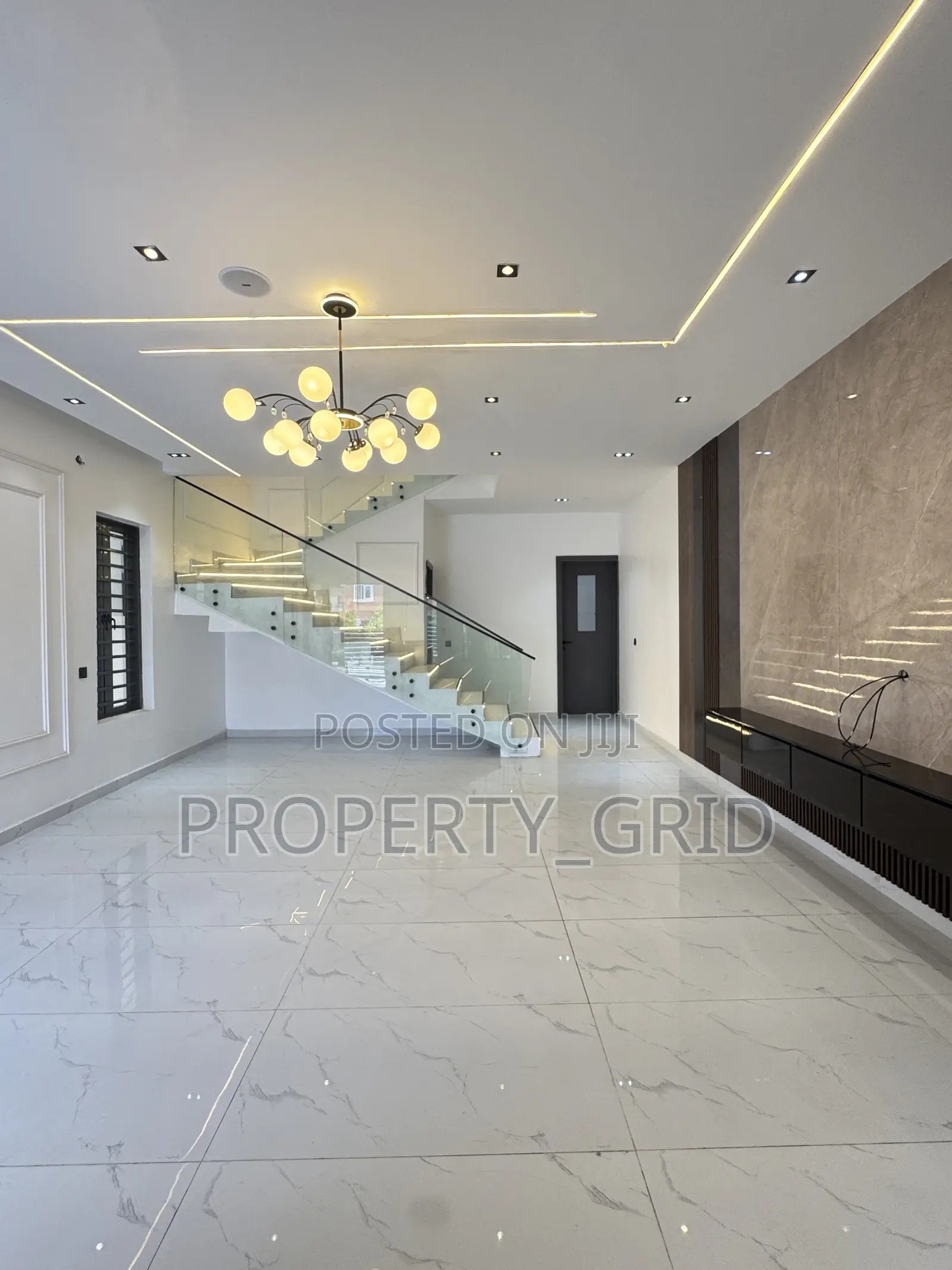 4bdrm Duplex in Ikota for sale