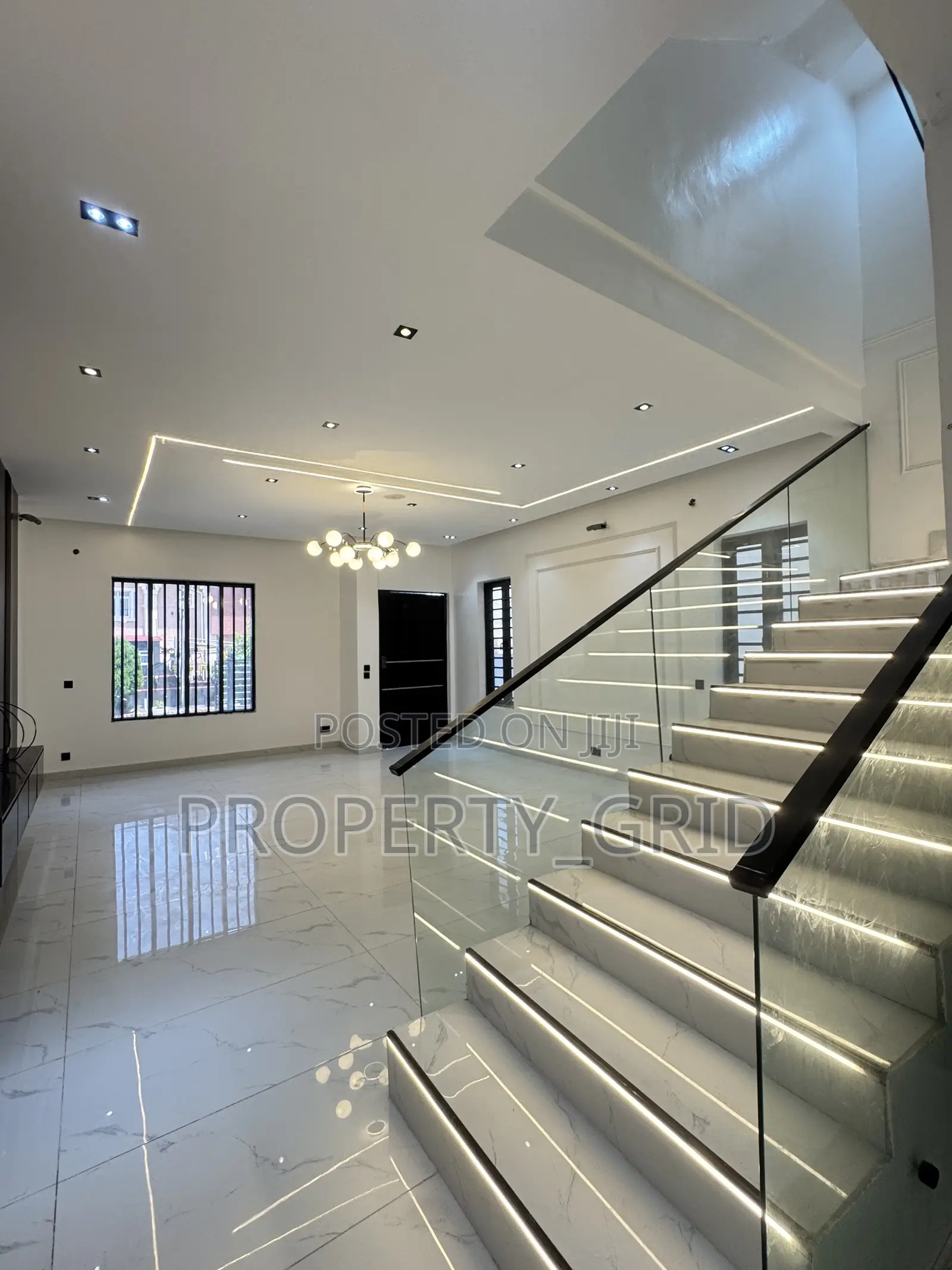 4bdrm Duplex in Ikota for sale