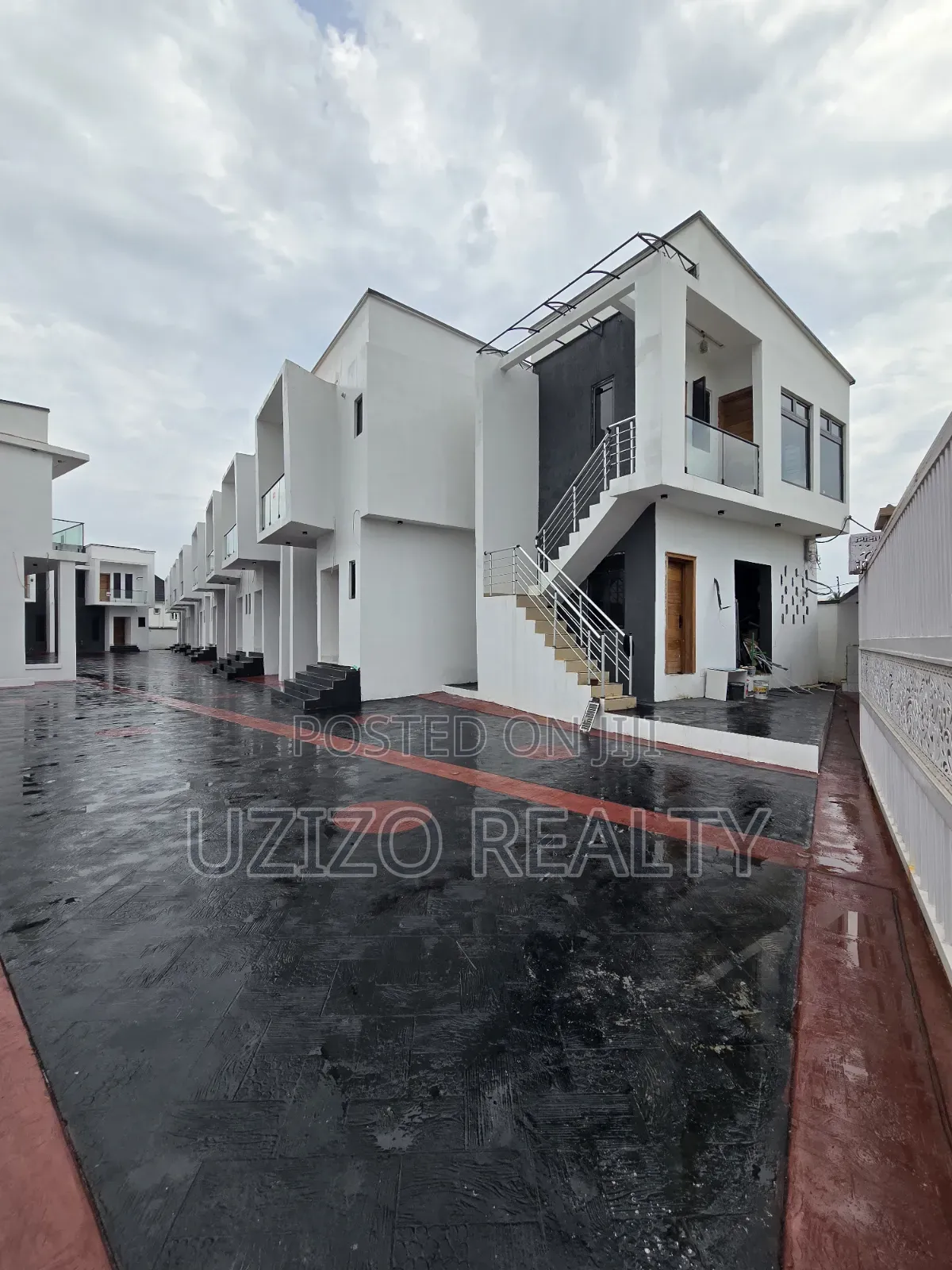 3bdrm Duplex in Thomas Estate for sale