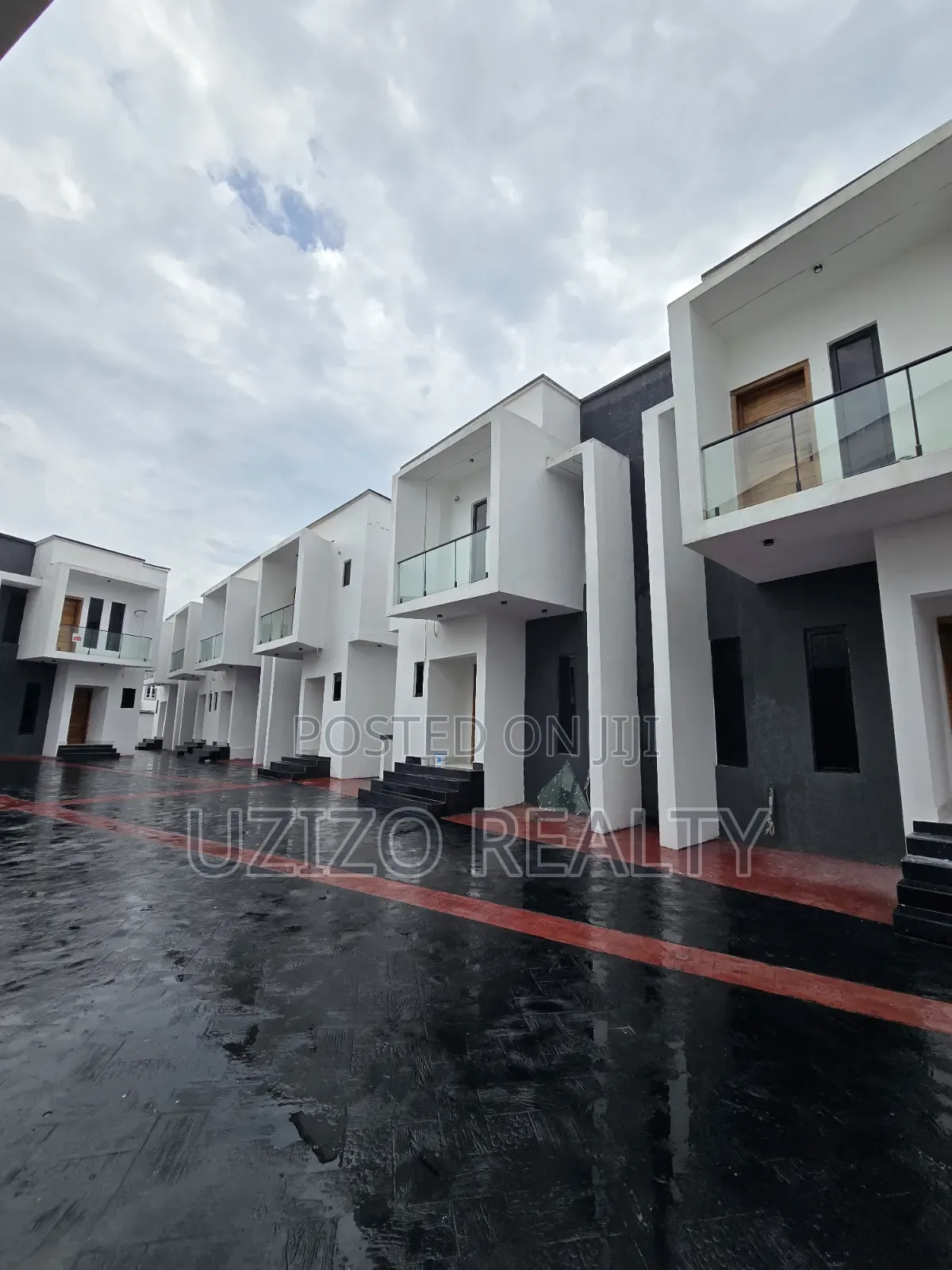 3bdrm Duplex in Thomas Estate for sale