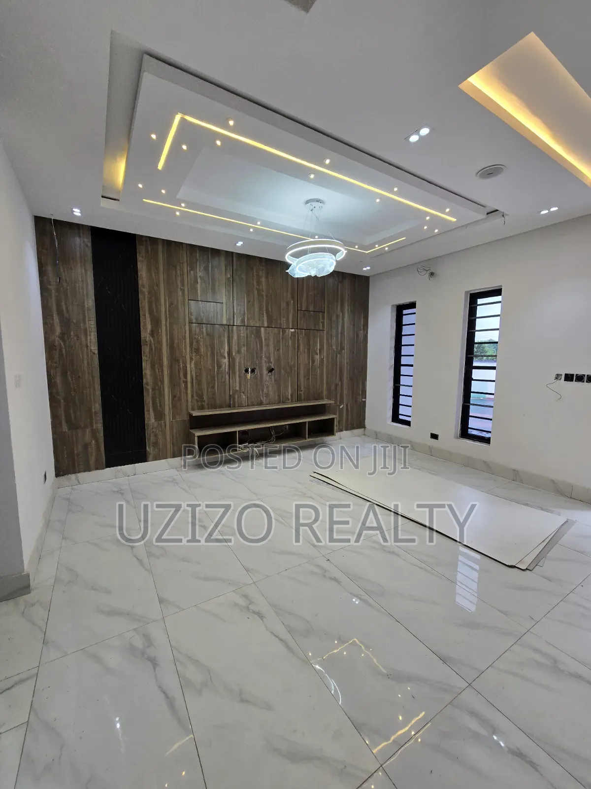 3bdrm Duplex in Thomas Estate for sale