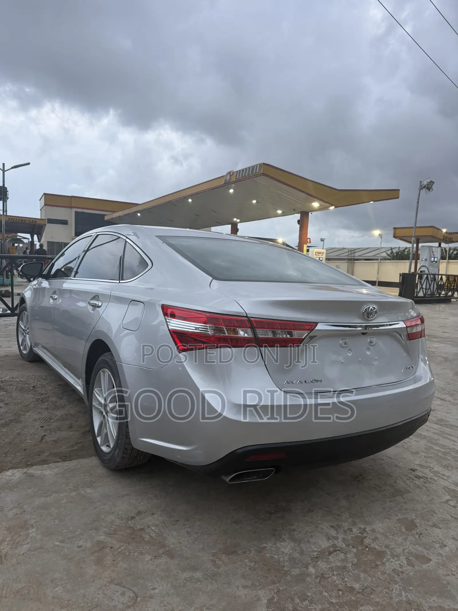 Toyota Avalon XLE Sedar FWD (3.5L 6cyl 6A) 2013 Silver