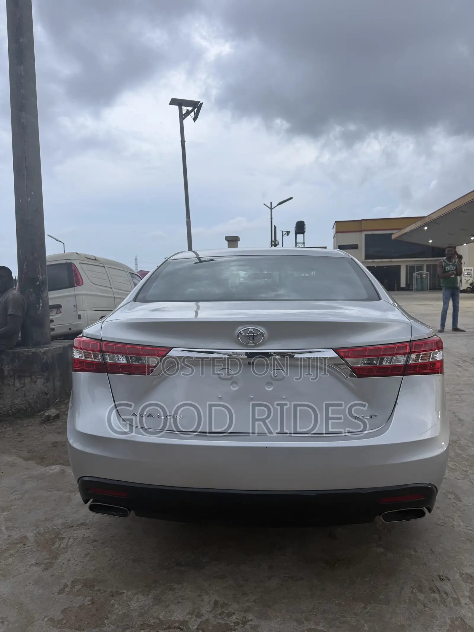 Toyota Avalon XLE Sedar FWD (3.5L 6cyl 6A) 2013 Silver