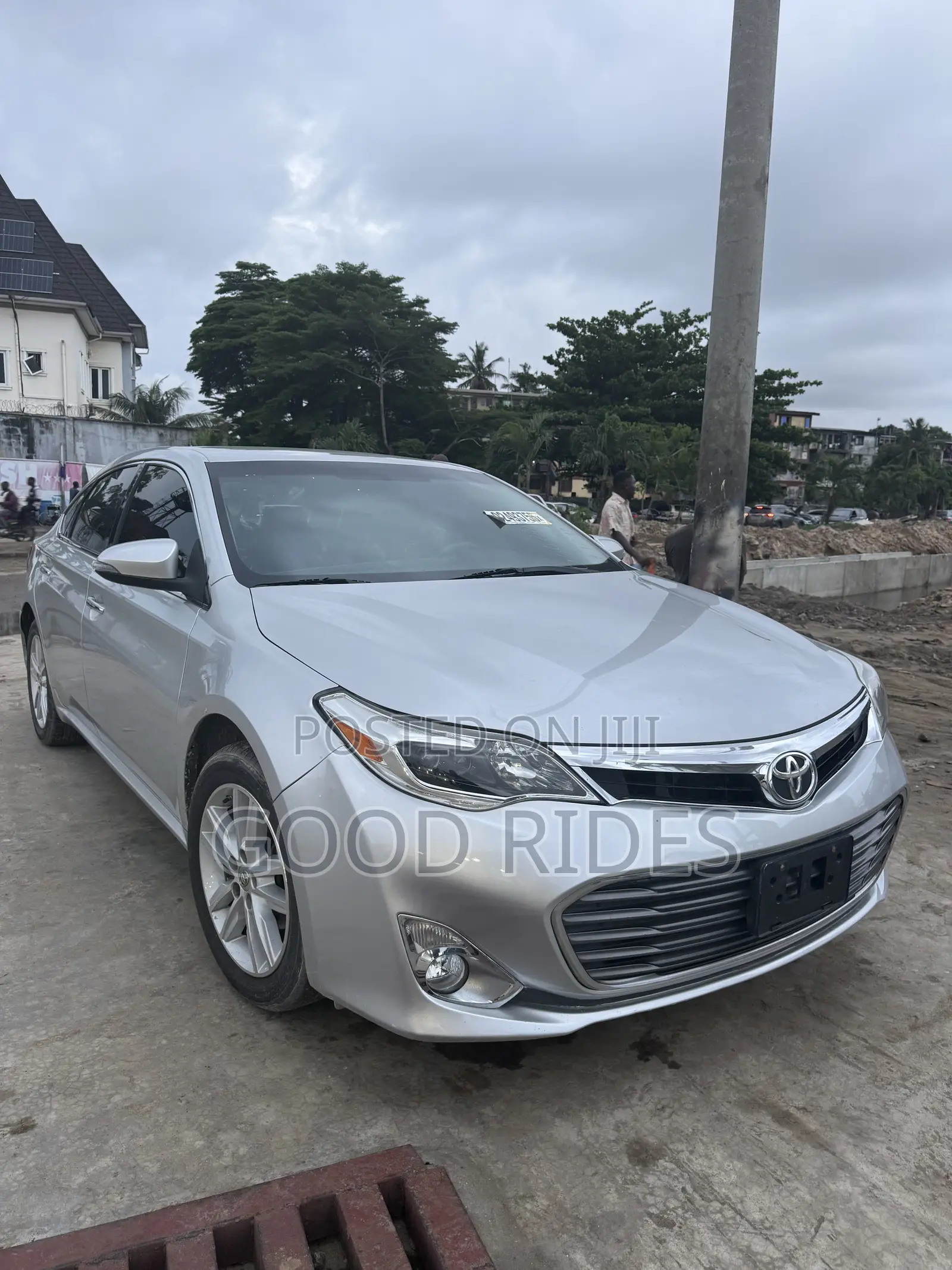 Toyota Avalon XLE Sedar FWD (3.5L 6cyl 6A) 2013 Silver