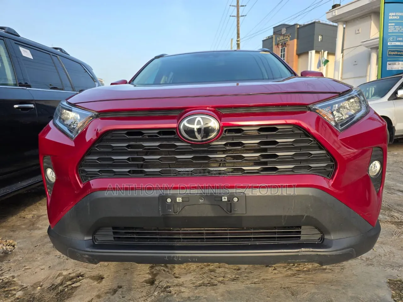 Toyota RAV4 XLE 2021 Red