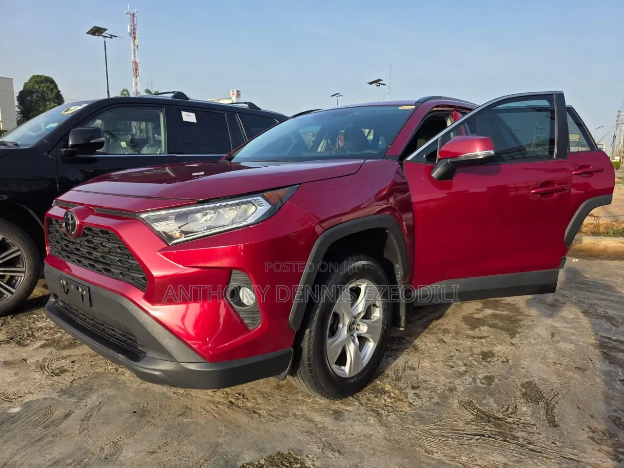 Toyota RAV4 XLE 2021 Red