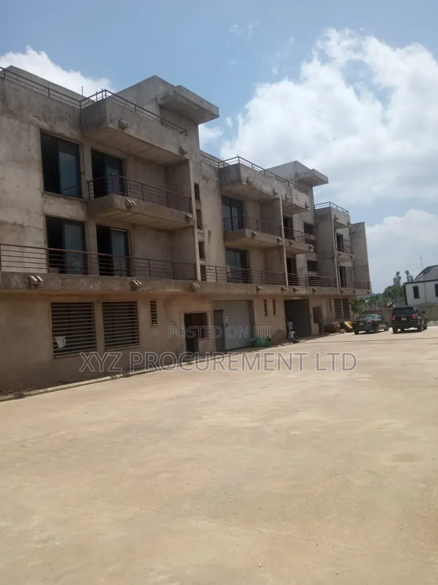 Self Compound 1,500 SQM Warehouse With Massive Outer Space