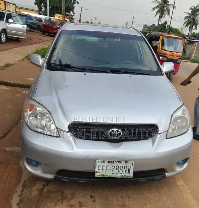Toyota Matrix Hatchback AWD (1.8L 4cyl 4A) 2006 Silver