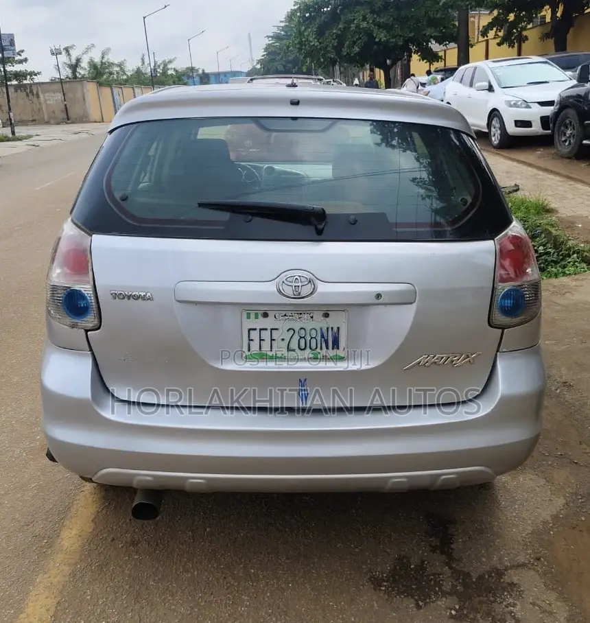 Toyota Matrix Hatchback AWD (1.8L 4cyl 4A) 2006 Silver