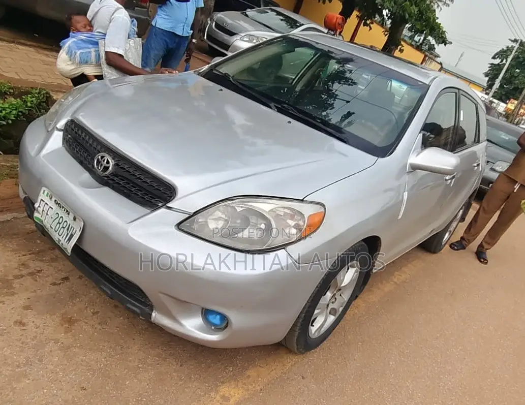 Toyota Matrix Hatchback AWD (1.8L 4cyl 4A) 2006 Silver