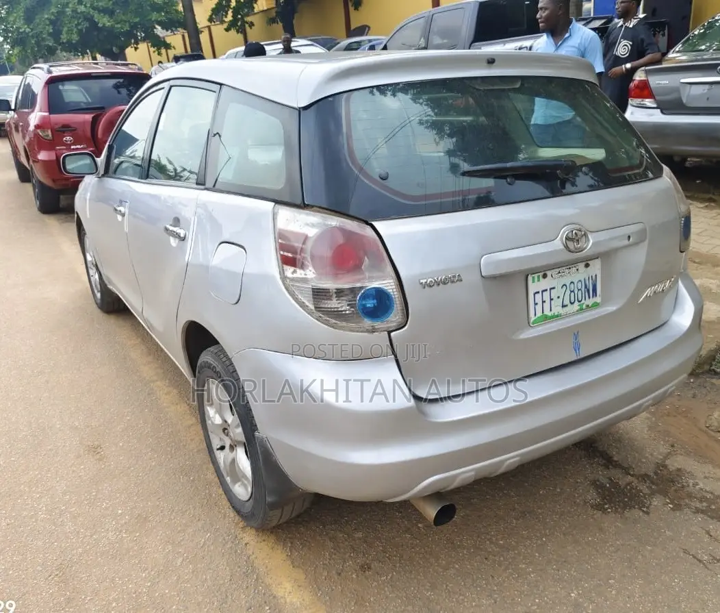 Toyota Matrix Hatchback AWD (1.8L 4cyl 4A) 2006 Silver