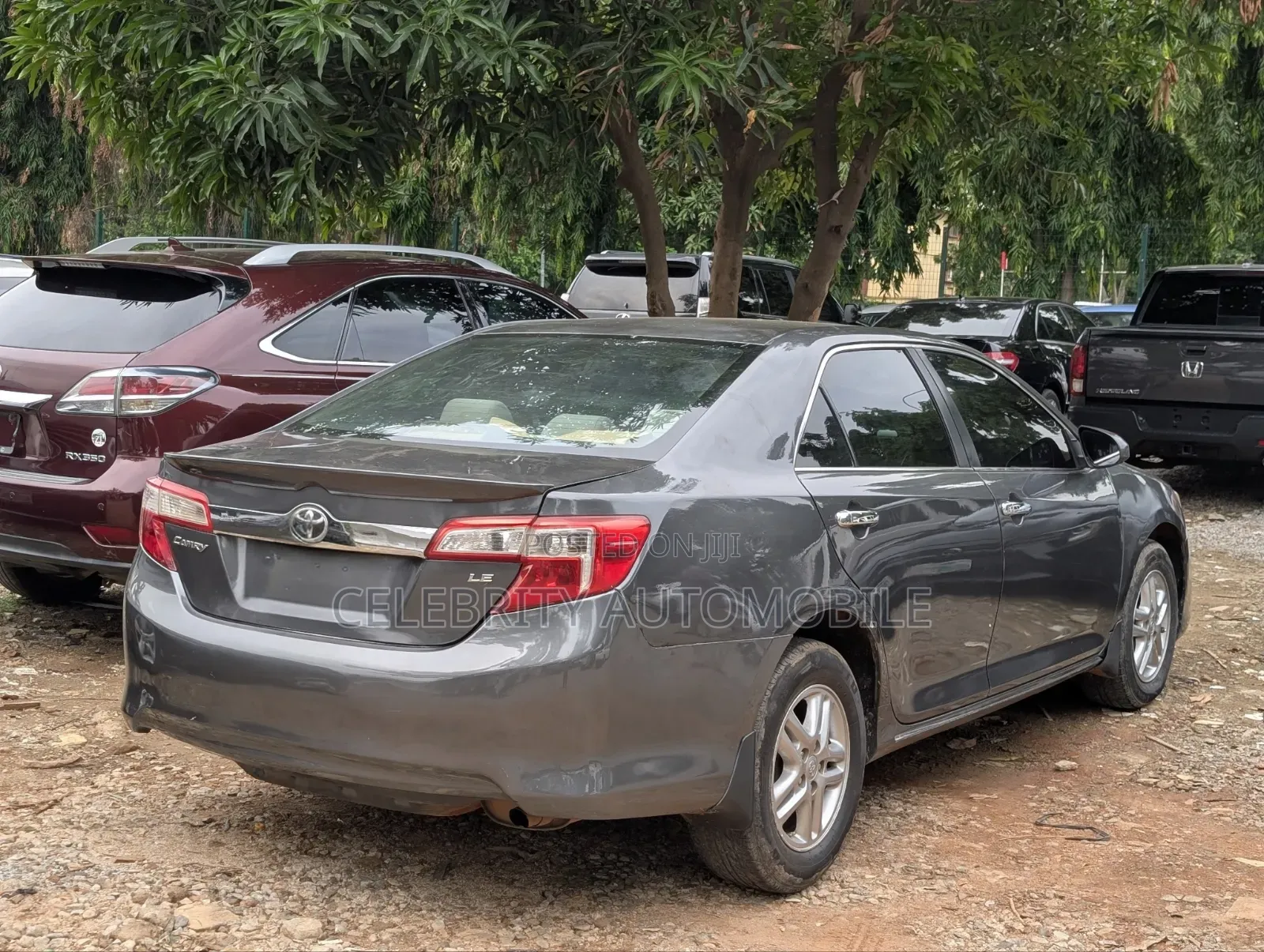 Toyota Camry LE 4dr Sedan (2.5L 4cyl 6A) 2013 Gray
