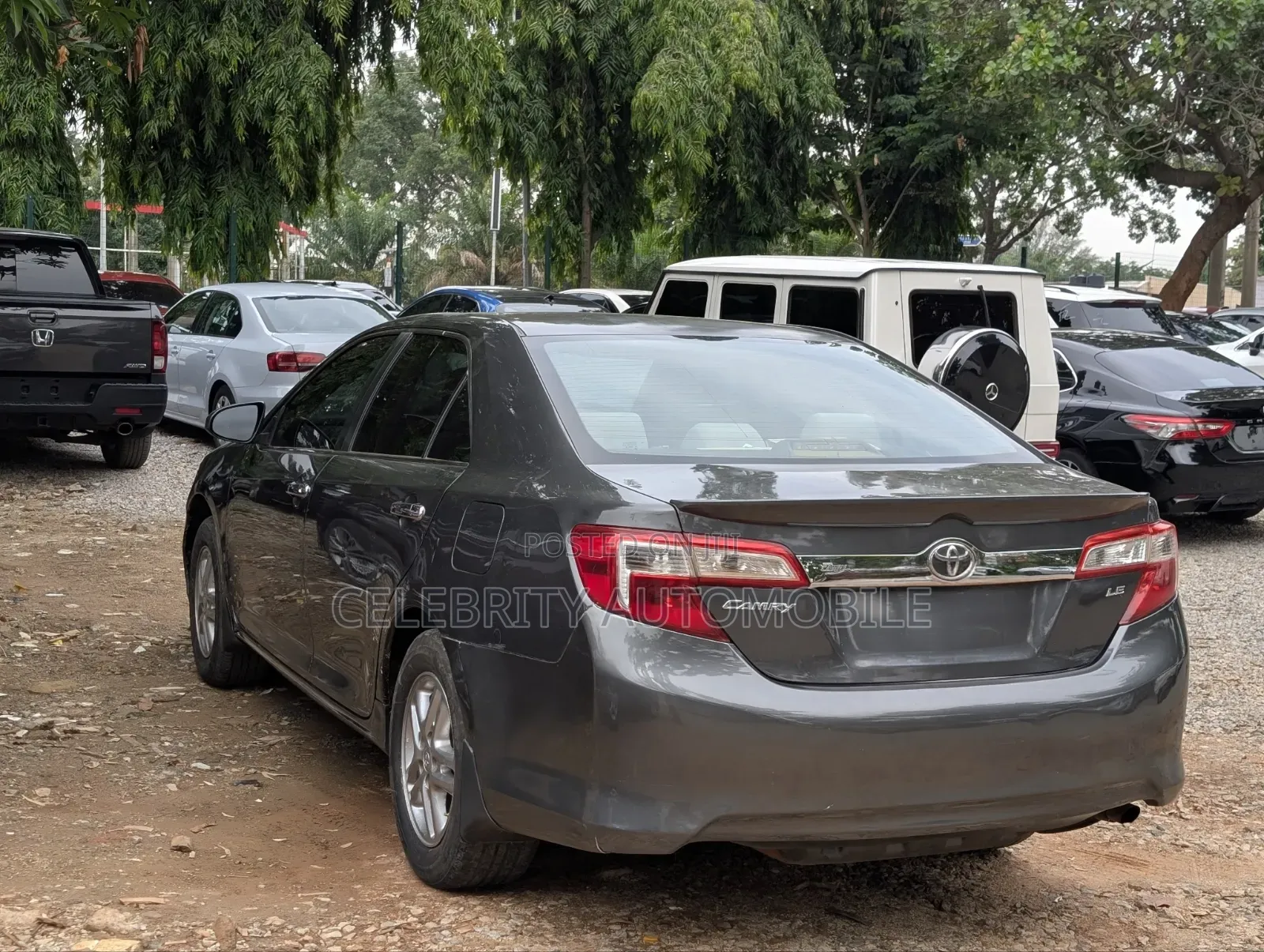 Toyota Camry LE 4dr Sedan (2.5L 4cyl 6A) 2013 Gray