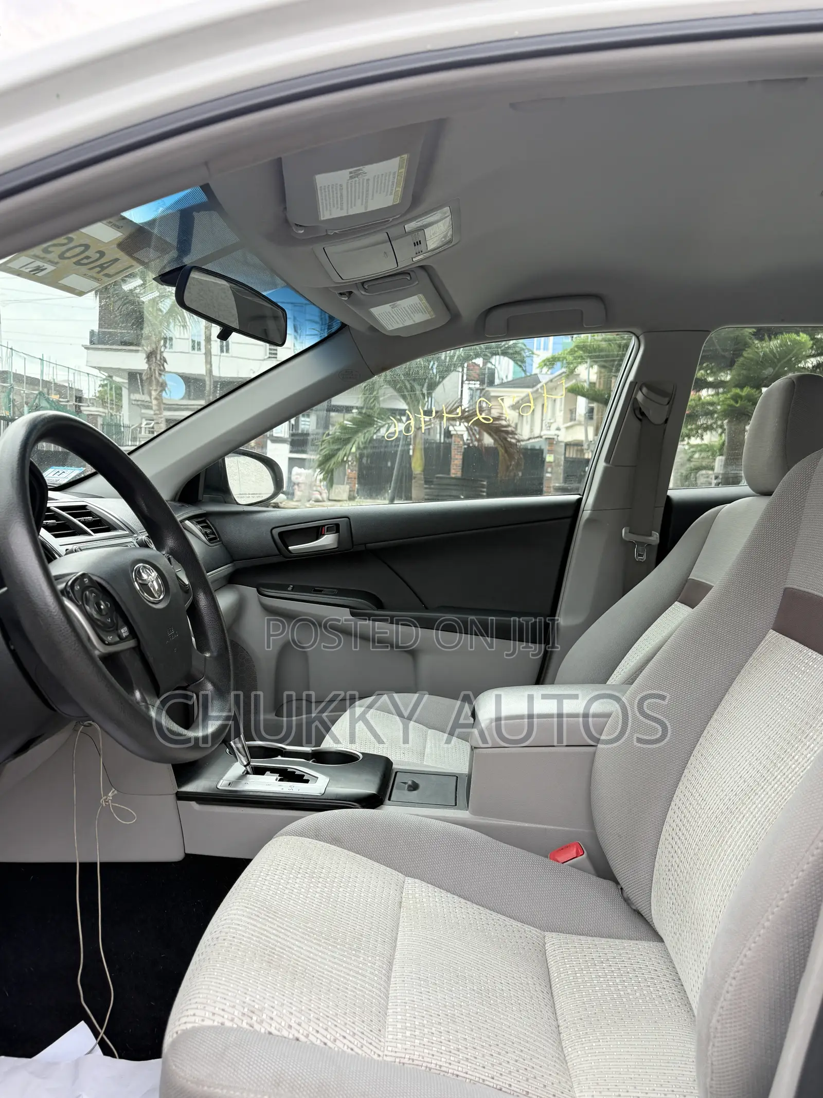 Toyota Camry LE 4dr Sedan (2.5L 4cyl 6A) 2012 White
