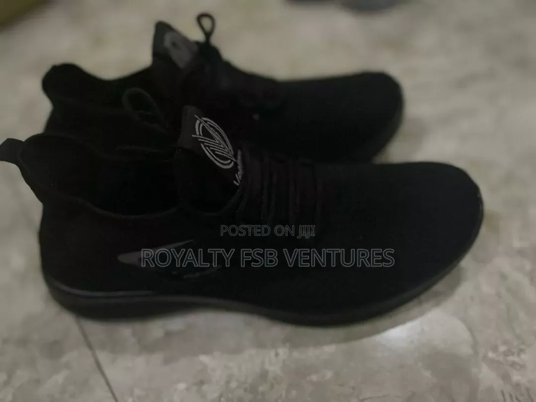 Black Sneakers-Size 44