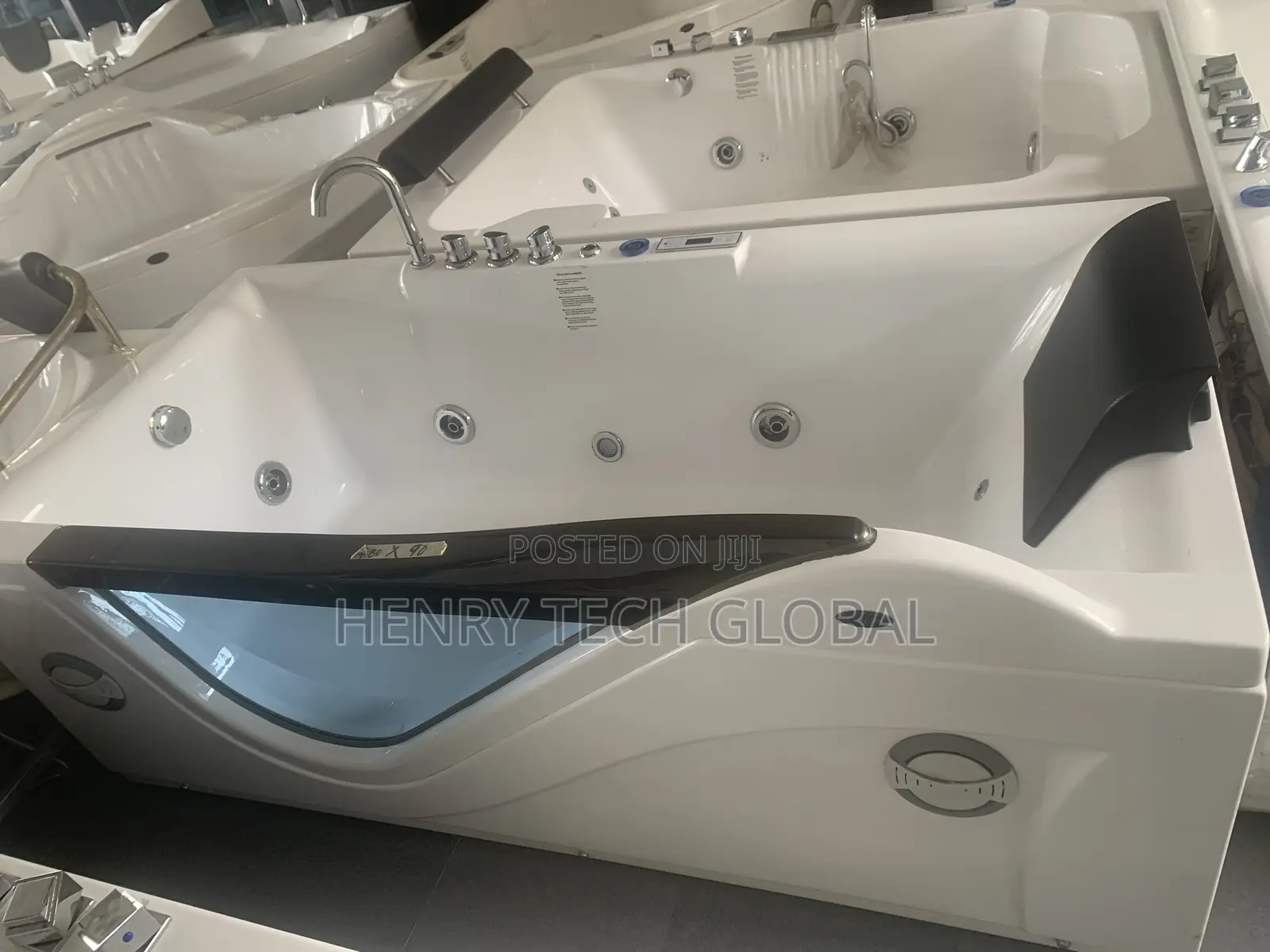 Free Standing Bathtub (Square Shape )