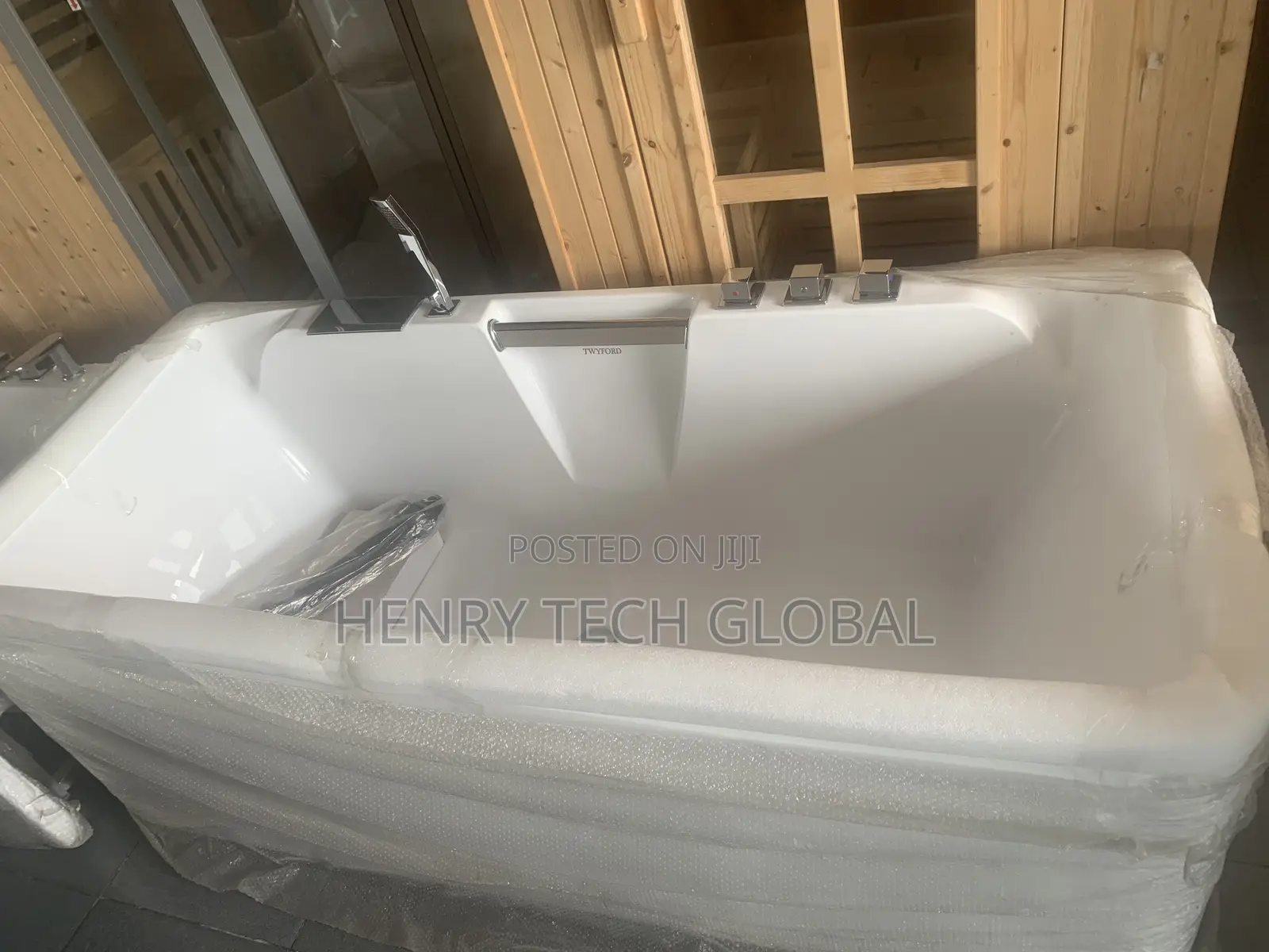 Free Standing Bathtub (Square Shape )