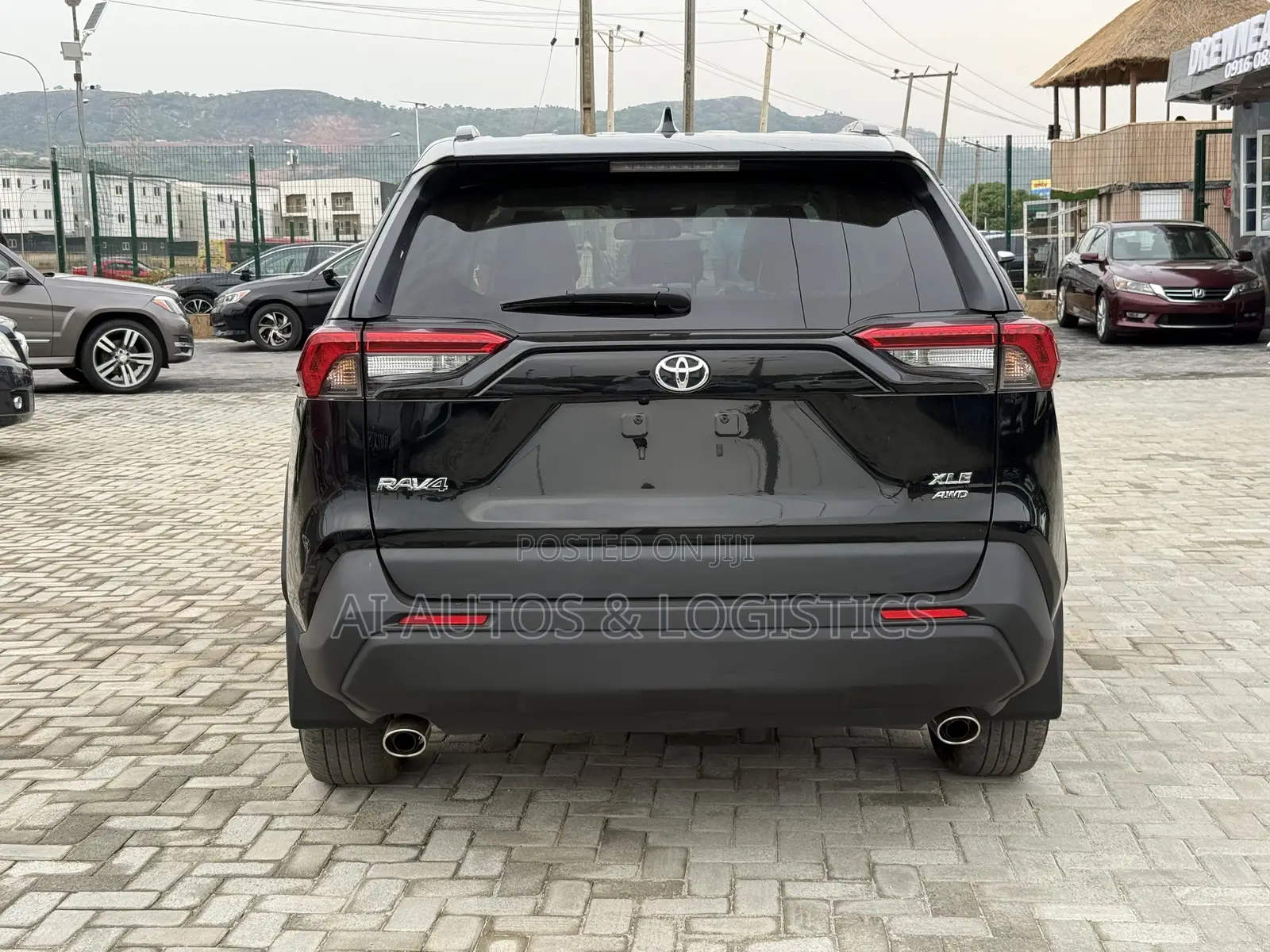Toyota RAV4 XLE 2022 Black