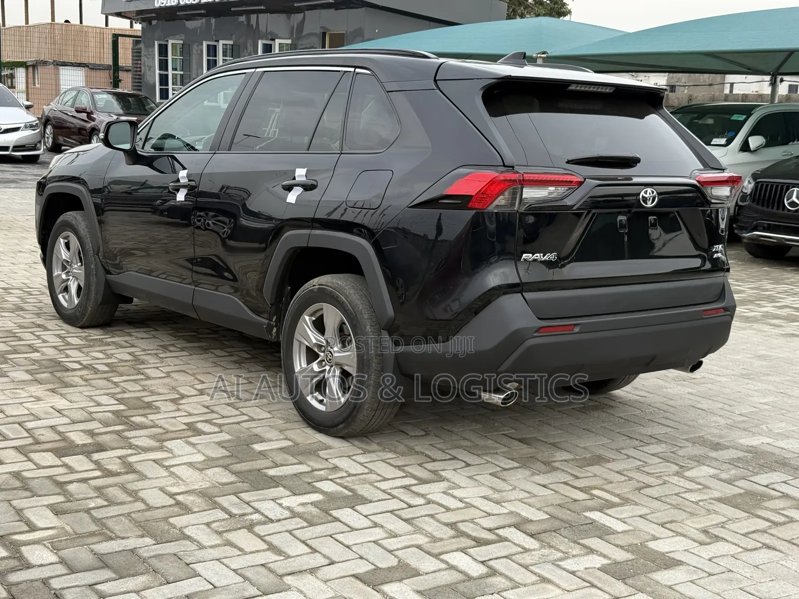 Toyota RAV4 XLE 2022 Black