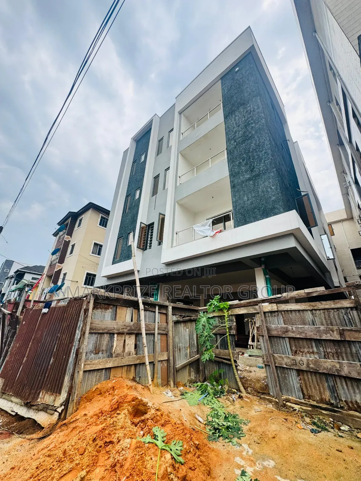 3bdrm Apartment in Yaba Lagos for sale