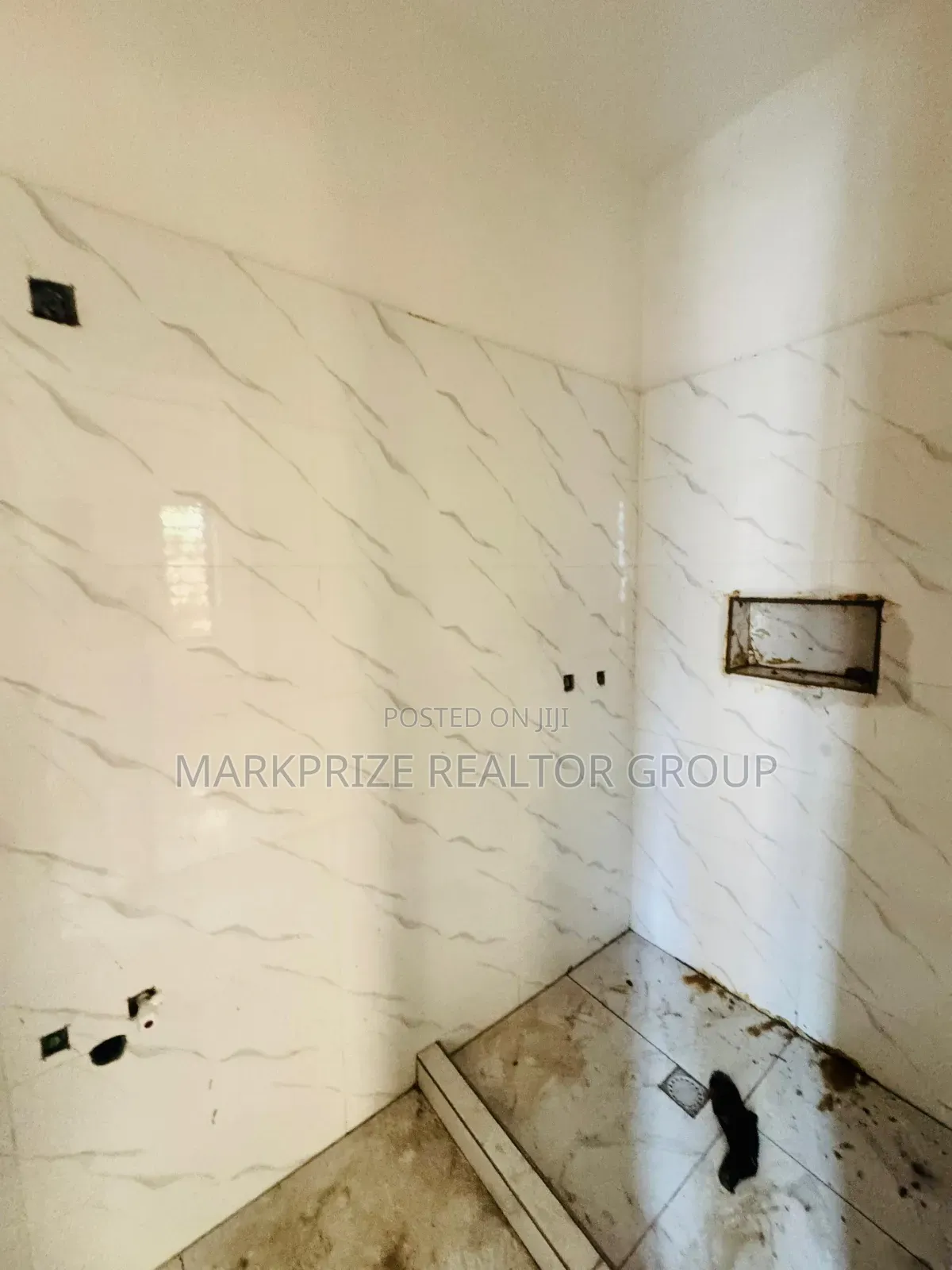 3bdrm Apartment in Yaba Lagos for sale