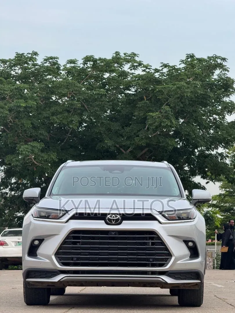 Toyota Grand Highlander Platinum AWD 2026 Silver