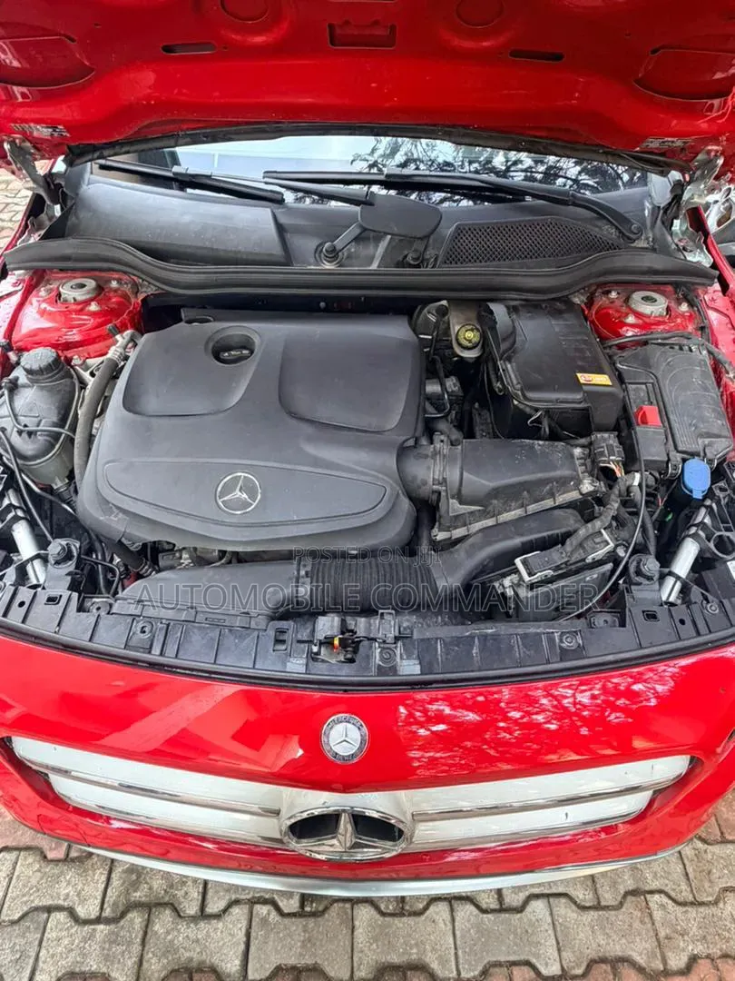 Mercedes-Benz GLA 250 2016 Red
