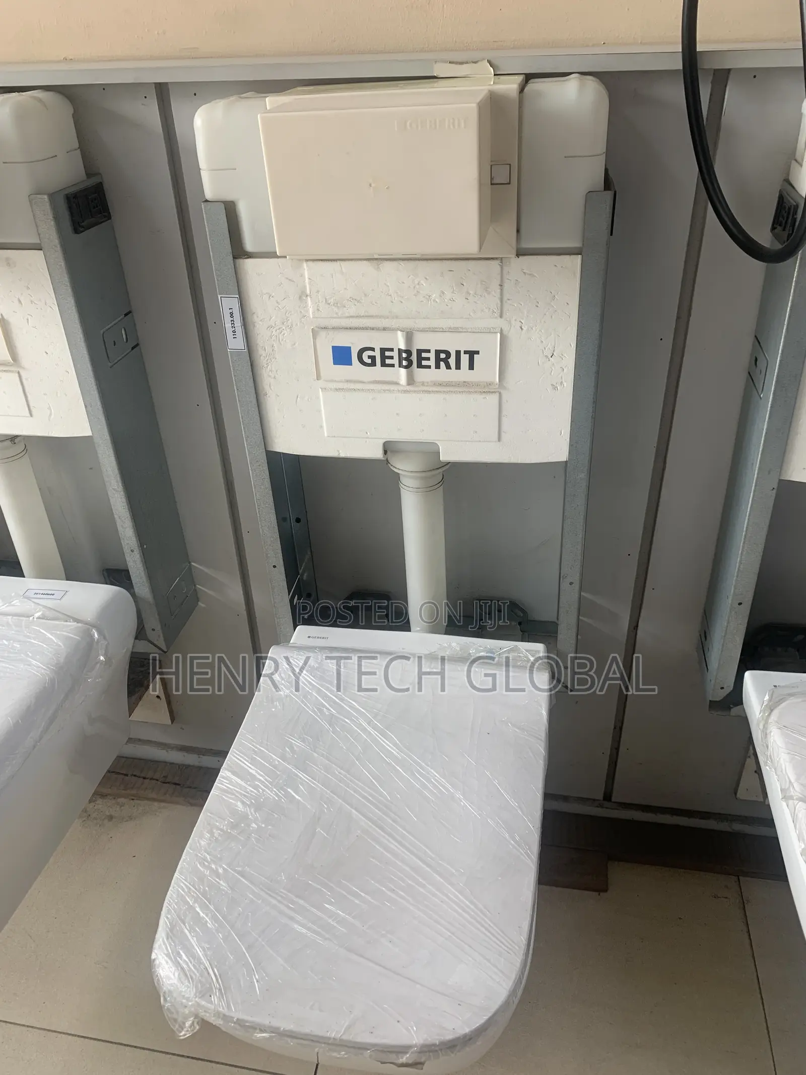 Original Conceal Seat and Tank (Geberit )