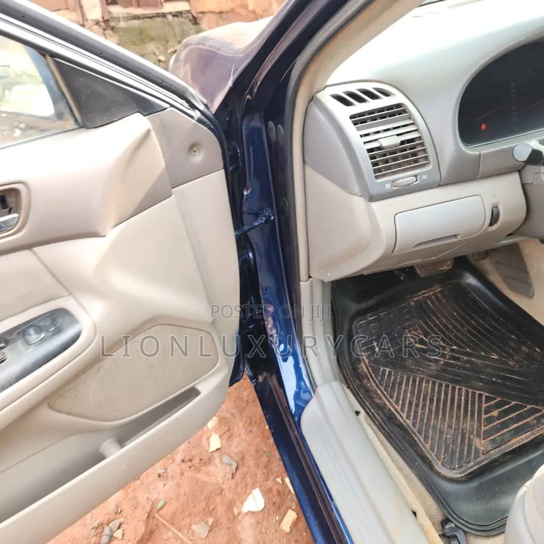 Toyota Camry 2005 Blue