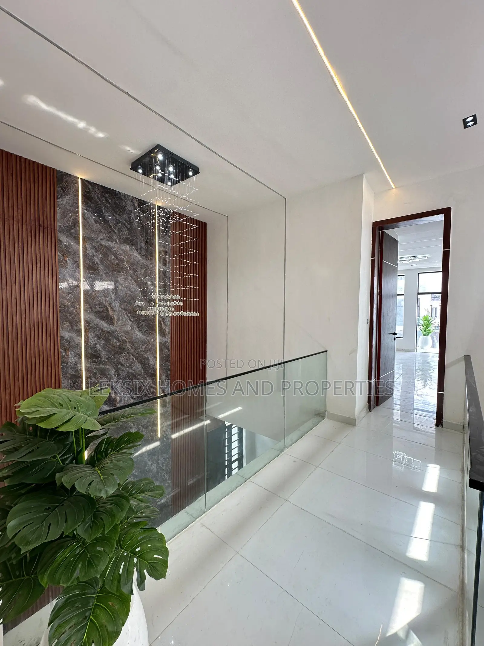 5bdrm Duplex in A Well Secured, Lekki Phase 2 for sale