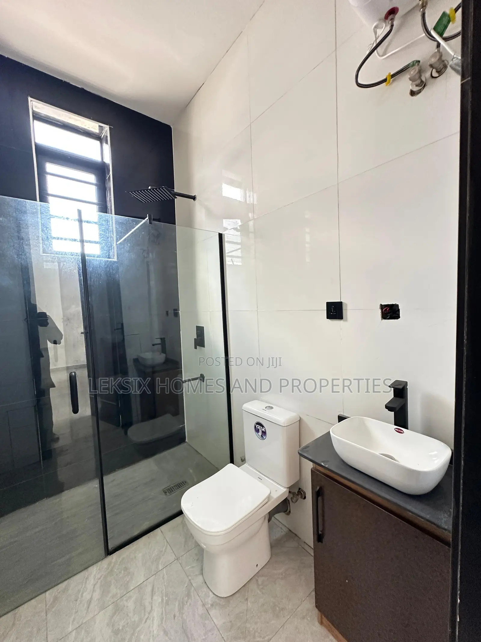 4bdrm Duplex in A Well Secured, Lekki Phase 2 for sale