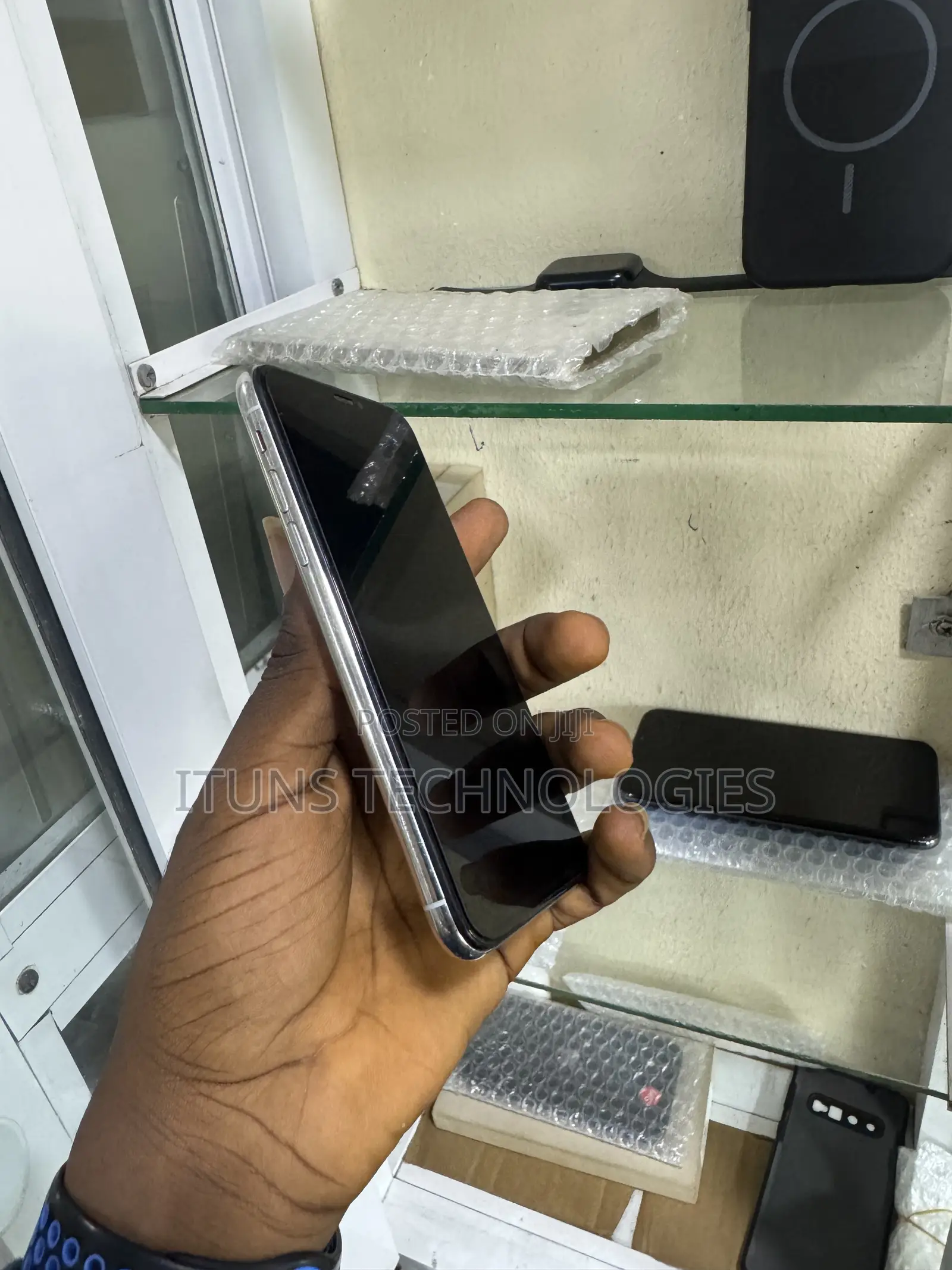 Apple iPhone X 64 GB White