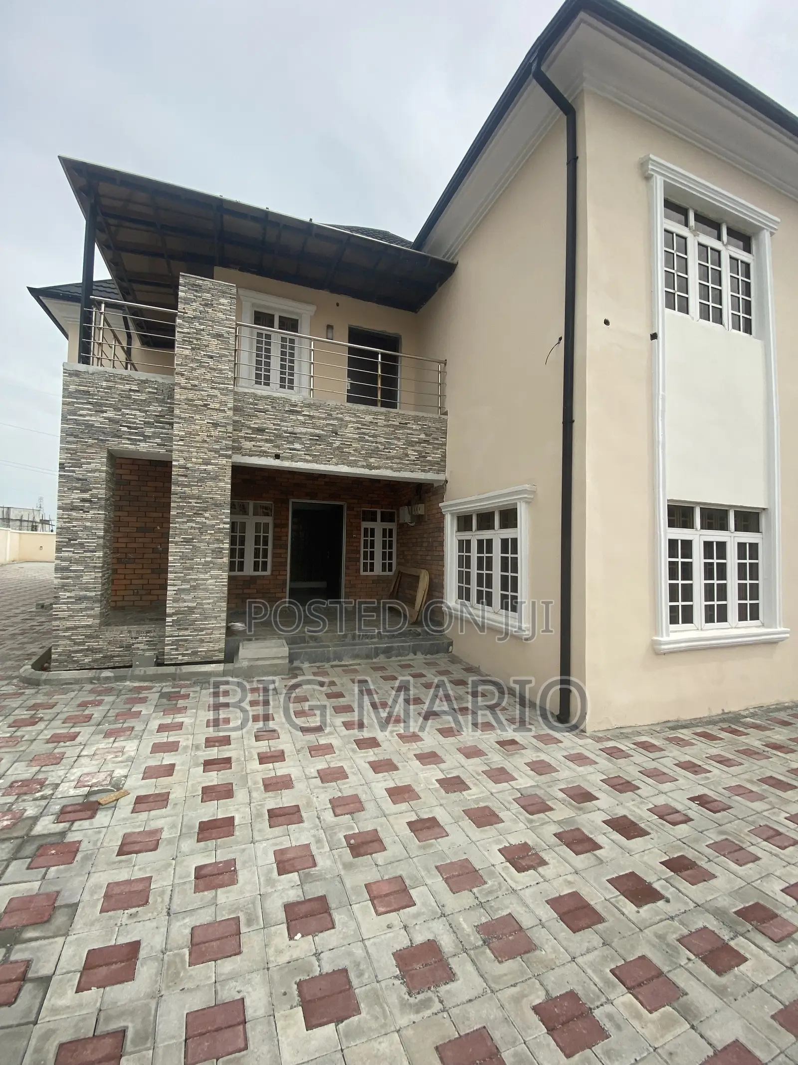 Furnished 5bdrm Duplex in Guzape Main for sale