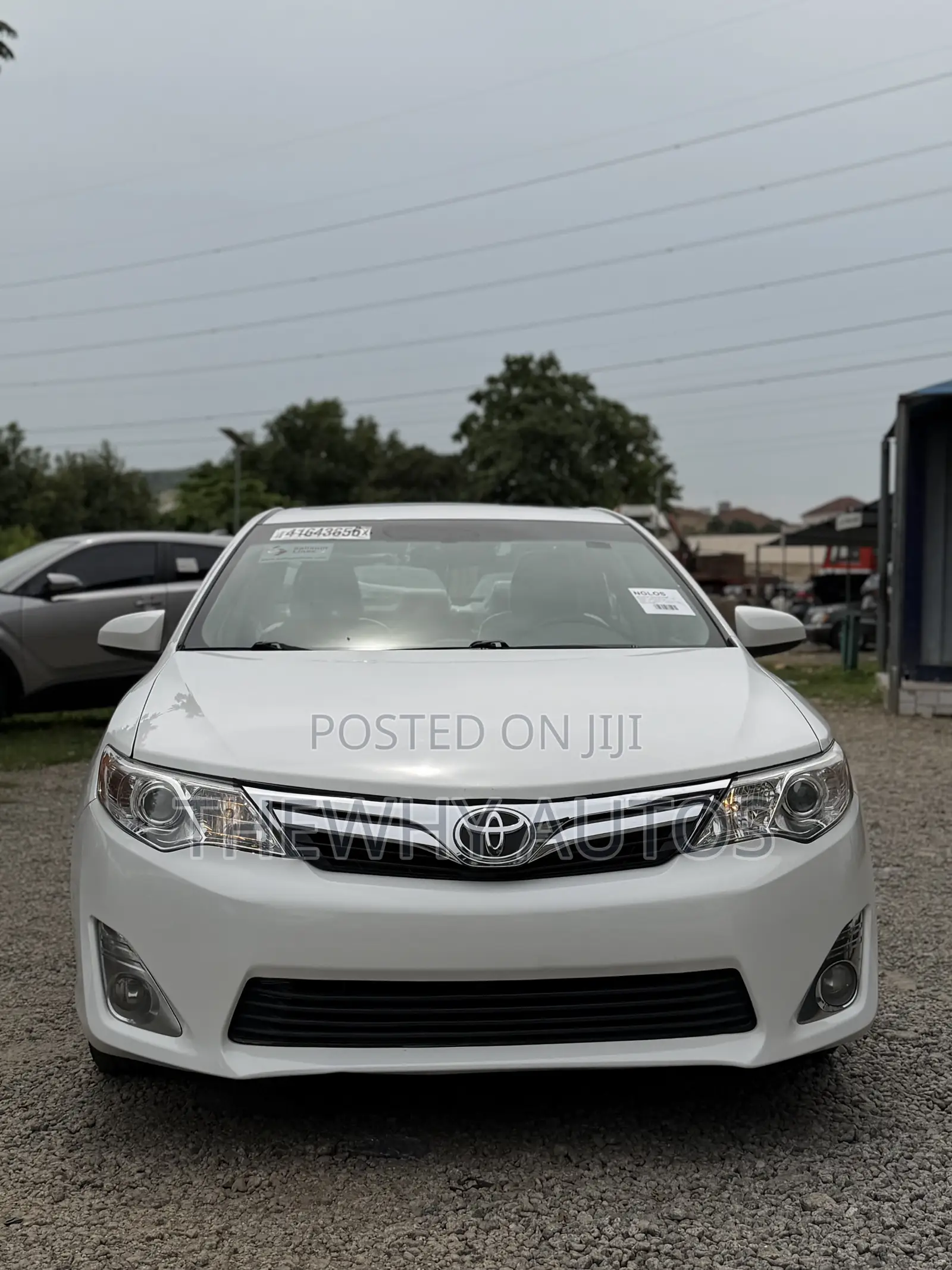 Toyota Camry XLE 4dr Sedan (2.5L 4cyl 6A) 2012 White